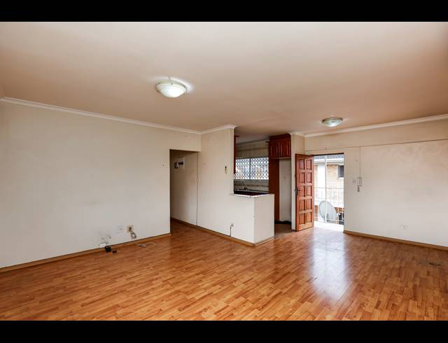 2 BEDROOM FLAT FOR SALE IN OVERPORT